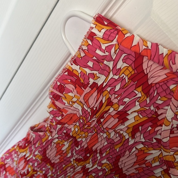 THML Floral Pleated Top - Picture 5 of 6